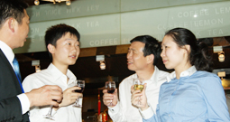 快樂生活 努力工作 宏遠化工真實寫照