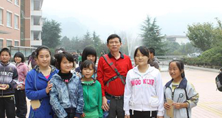 熱心慈善 宏遠化工資助貧困學生