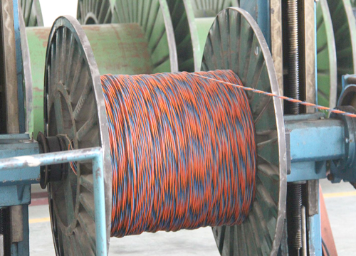 �}�\������